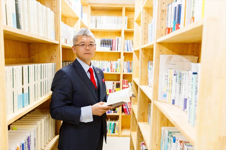 所長 弁護士 小林 大悟 (こばやし だいご）